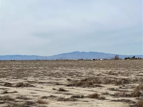105 E Avenue H, Lancaster, CA 93535 photo 9