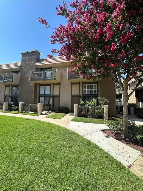 1927 Huntington #H, Duarte, CA 91010