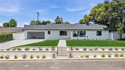 12621 Singing Wood Dr, Santa Ana, CA 92705