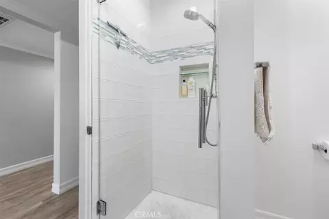 Bath - 1 3rd #605, Long Beach, CA 90802 photo 1 of 5