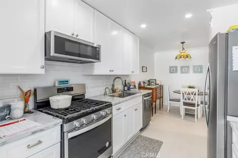 Kitchen - 1 3rd #605, Long Beach, CA 90802 photo 1 of 4