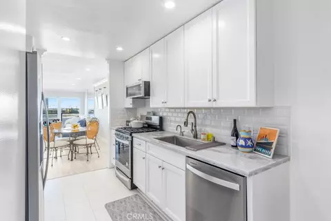Kitchen - 1 3rd #605, Long Beach, CA 90802 photo 3 of 4