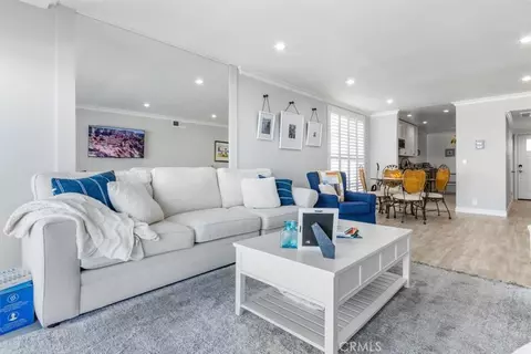 Living - 1 3rd #605, Long Beach, CA 90802 photo 3 of 4
