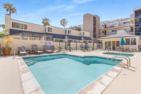 Exterior - 1 3rd #605, Long Beach, CA 90802 photo 2 of 5