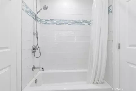 Bath - 1 3rd #605, Long Beach, CA 90802 photo 5 of 5