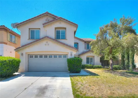 16865 Cascades Pl, Fontana, CA 92336