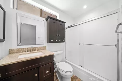 Bath - 1473 E Fairfield Ct, Ontario, CA 91761 photo 2 of 4