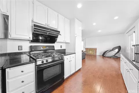 Kitchen - 1473 E Fairfield Ct, Ontario, CA 91761 photo 1 of 3