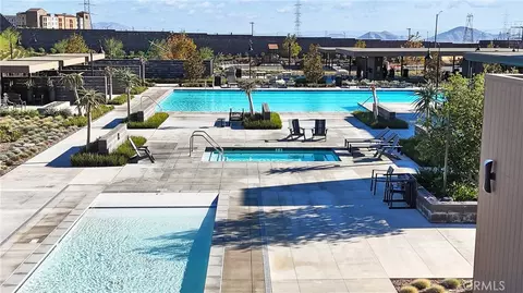 15946 Caterpillar, Fontana, CA 92336