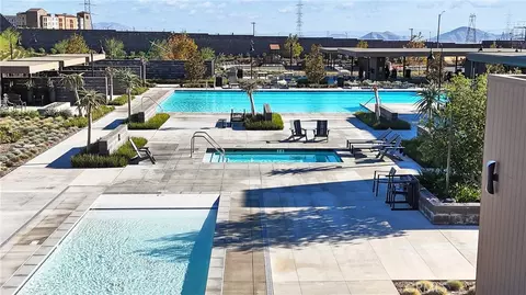 15946 Caterpillar, Fontana, CA 92336