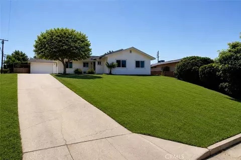 2425 Castle Dr, Bakersfield, CA 93306