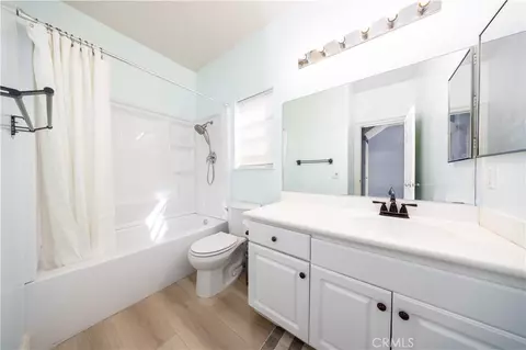 Bath - 32119 Corte Bonilio, Temecula, CA 92592 photo 1 of 3
