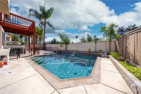 Exterior - 32119 Corte Bonilio, Temecula, CA 92592 photo 3 of 3