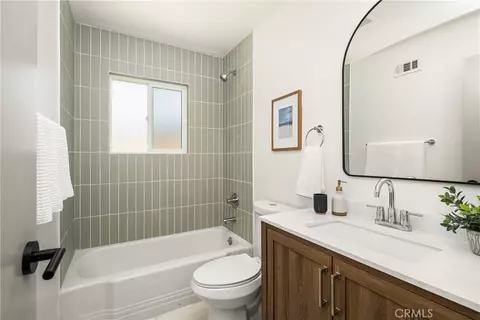 Bath - 19302 Fariman Dr, Carson, CA 90746 photo 3 of 4