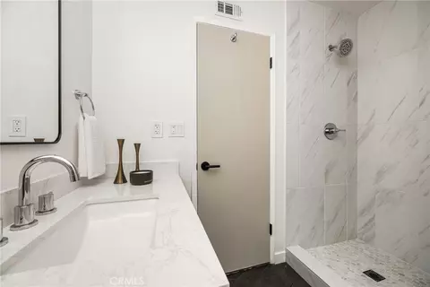 Bath - 19302 Fariman Dr, Carson, CA 90746 photo 2 of 4