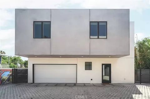 542 N Commonwealth, Los Angeles, CA 90004