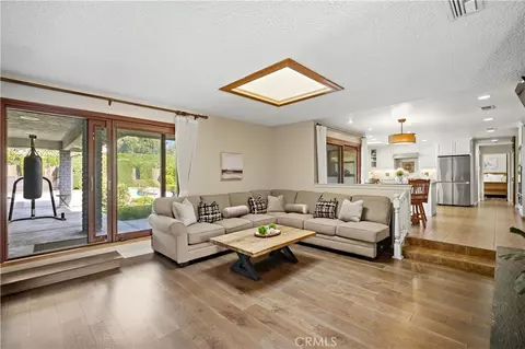 Living - 541 Rosemarie, Arcadia, CA 91007 photo 2 of 3