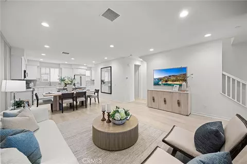 207 Essex Ct, Tustin, CA 92780