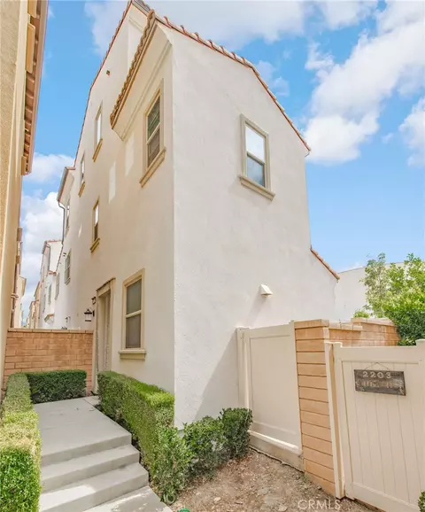 2205 Strawberry Ct, Upland, CA 91786