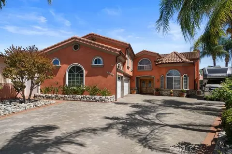30186 Windward Dr, Canyon Lake, CA 92587