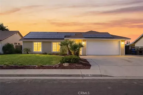 956 Clover, Hanford, CA 93230