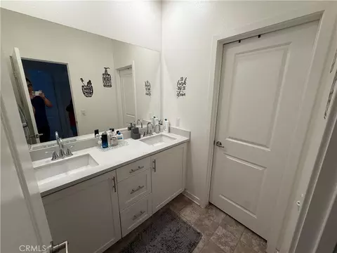 Bath - 1374 Chervil Way, Upland, CA 91786 photo 1 of 4