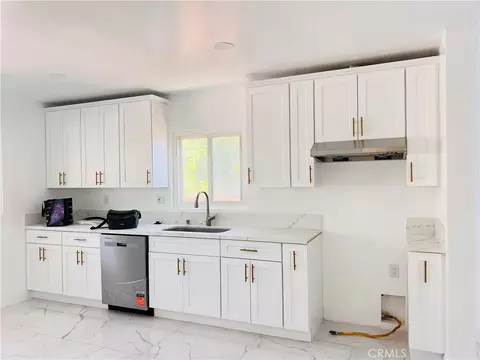 Kitchen - 279 N 11th, Upland, CA 91786 photo 1 of 2