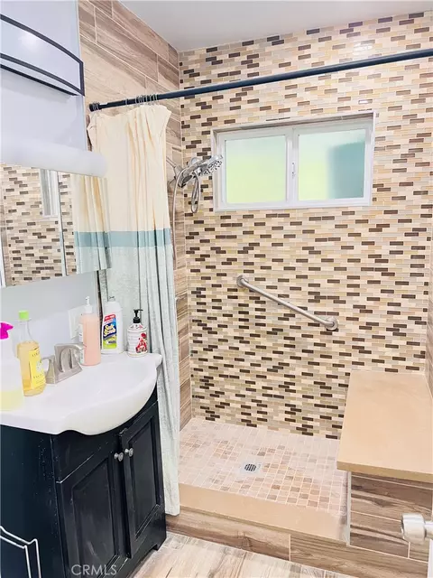 Bath - 279 N 11th, Upland, CA 91786 photo 1 of 2