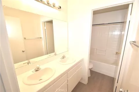 Bath - 674 Myrtle, Perris, CA 92571 photo 3 of 4