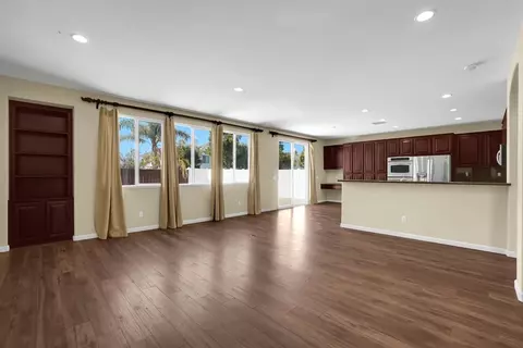 Living - 17081 Greentree Dr, Riverside, CA 92503 photo 9 of 14