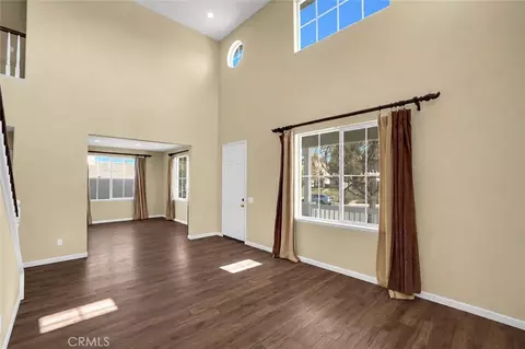 Living - 17081 Greentree Dr, Riverside, CA 92503 photo 3 of 14
