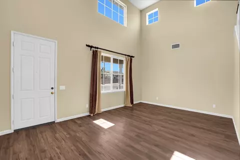Living - 17081 Greentree Dr, Riverside, CA 92503 photo 2 of 14