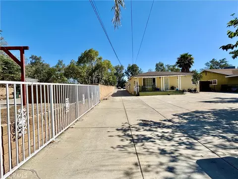 17032 Malaga St, Fontana, CA 92336
