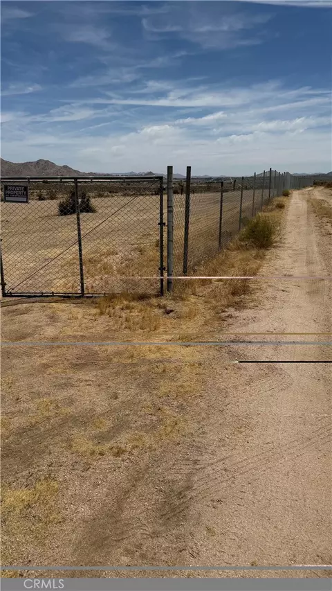 27824 Clark Rd, Apple Valley, CA 92308