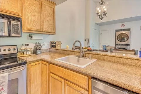Kitchen - 425 W Laurel, Salinas, CA 93906 photo 2 of 3