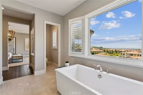 Bath - 127 Lanzon, Irvine, CA 92602 photo 2 of 3