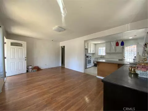 Living - 6350 Myrtle Ave, Long Beach, CA 90805 photo 2 of 3