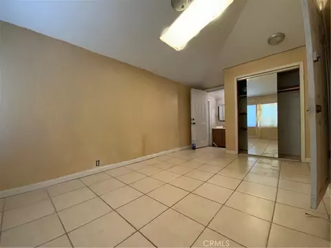 Bedroom - 6350 Myrtle Ave, Long Beach, CA 90805 photo 8 of 11