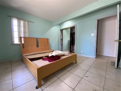 Bedroom - 6350 Myrtle Ave, Long Beach, CA 90805 photo 2 of 11