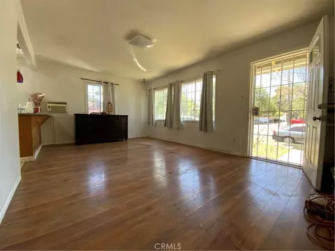 Living - 6350 Myrtle Ave, Long Beach, CA 90805 photo 3 of 3