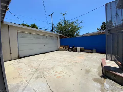 Exterior - 6350 Myrtle Ave, Long Beach, CA 90805 photo 4 of 5