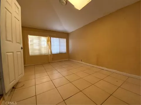 Bedroom - 6350 Myrtle Ave, Long Beach, CA 90805 photo 7 of 11
