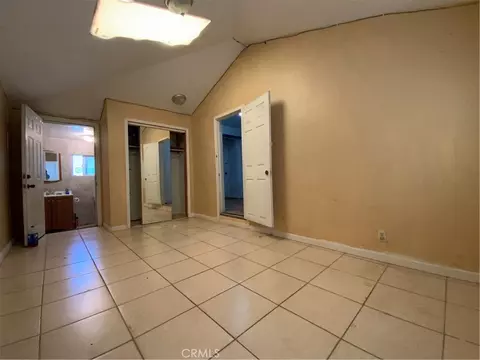 Bedroom - 6350 Myrtle Ave, Long Beach, CA 90805 photo 9 of 11