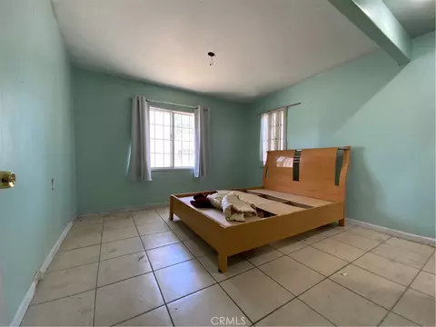 Bedroom - 6350 Myrtle Ave, Long Beach, CA 90805 photo 1 of 11