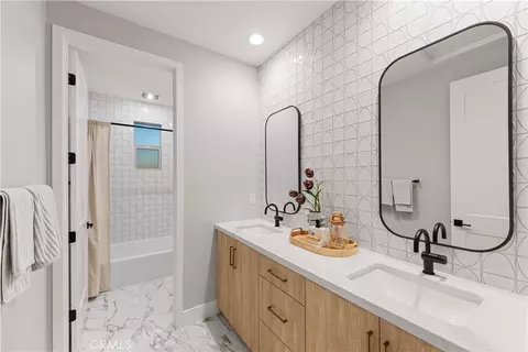 Bath - 179 Somera, Irvine, CA 92602 photo 6 of 8