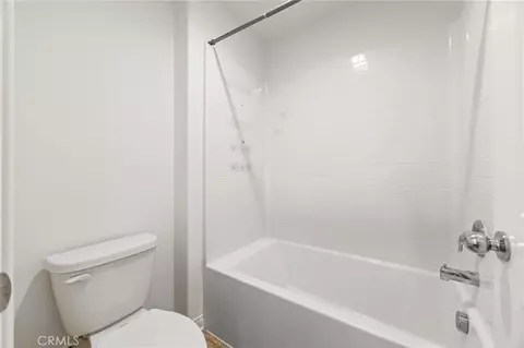 Bath - 774 Green Ct, Perris, CA 92571 photo 3 of 3
