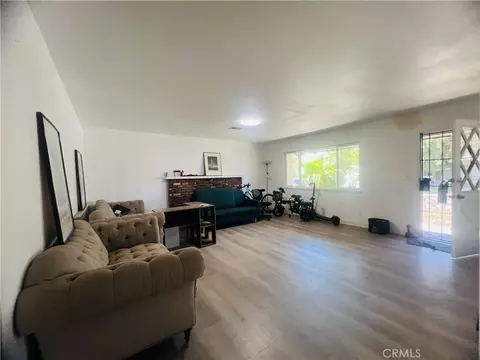 Living - 556 W Campus Vw, Riverside, CA 92507 photo 2 of 2