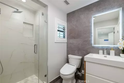 Bath - 500 Campesina Rd, Arcadia, CA 91007 photo 1 of 5