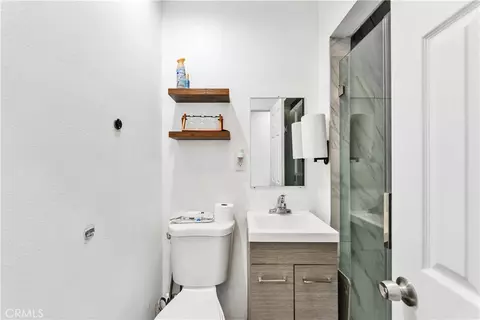 Bath - 656 E I, Ontario, CA 91764 photo 2 of 5