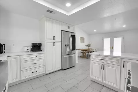 Kitchen - 13451 Sonora Rd, Phelan, CA 92371 photo 5 of 5